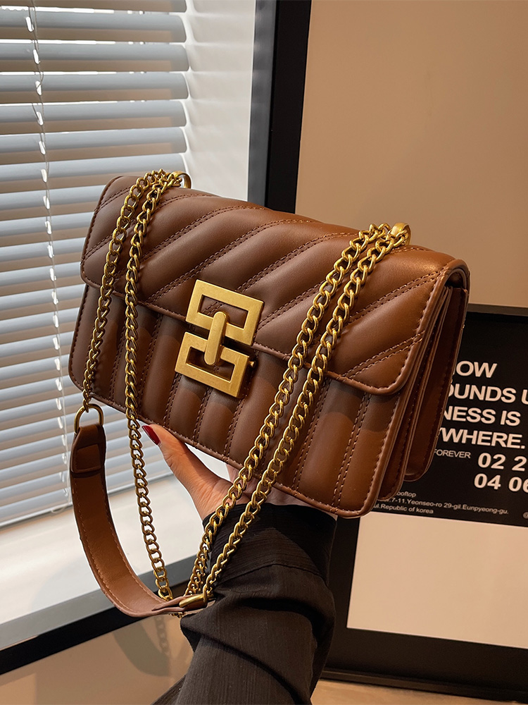 Women'S Young Bags - Fashionable Diamond Pattern Chain Ladies Shoulder