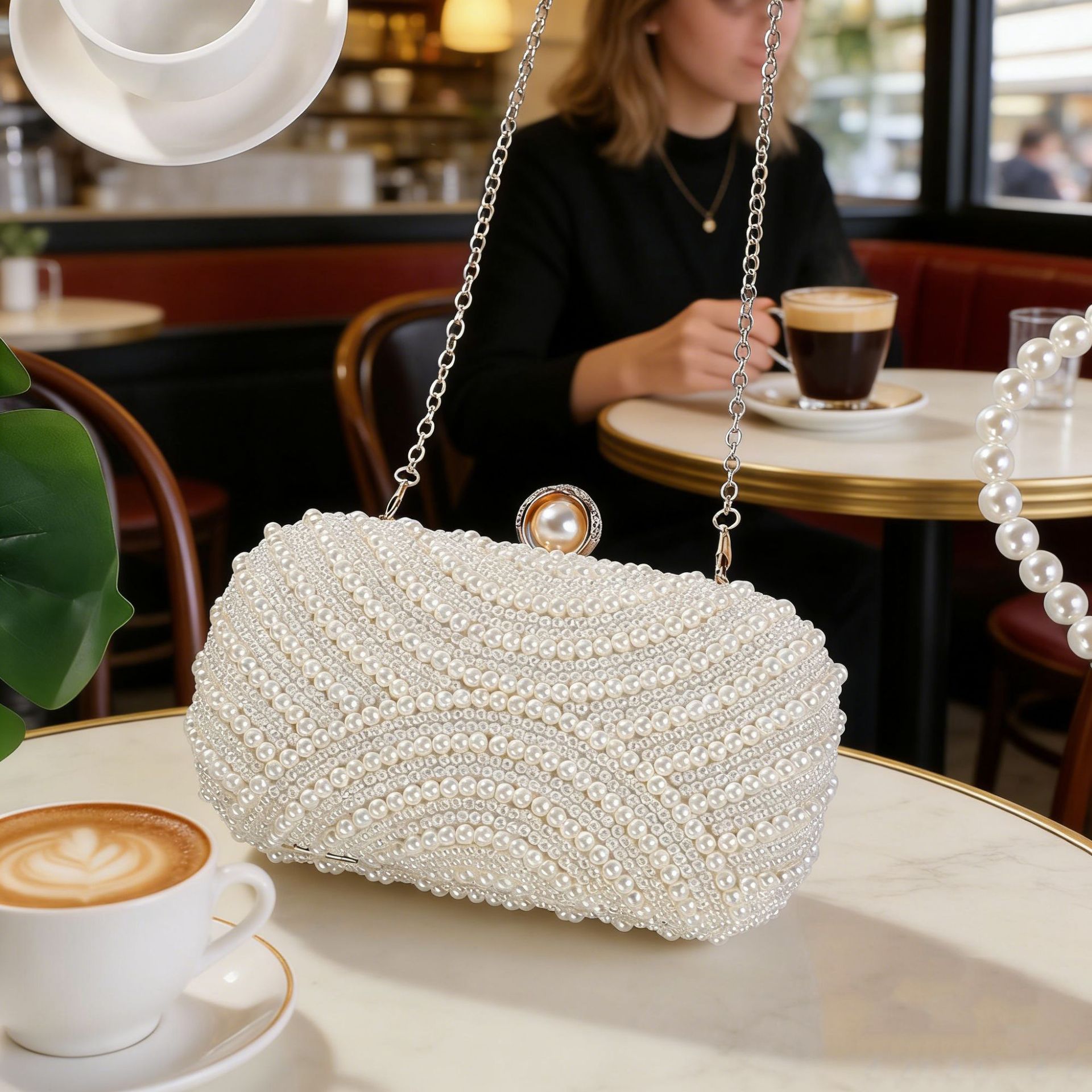 Simple Women's Handheld Pearl  - огляд і ціна Women Handheld Bags