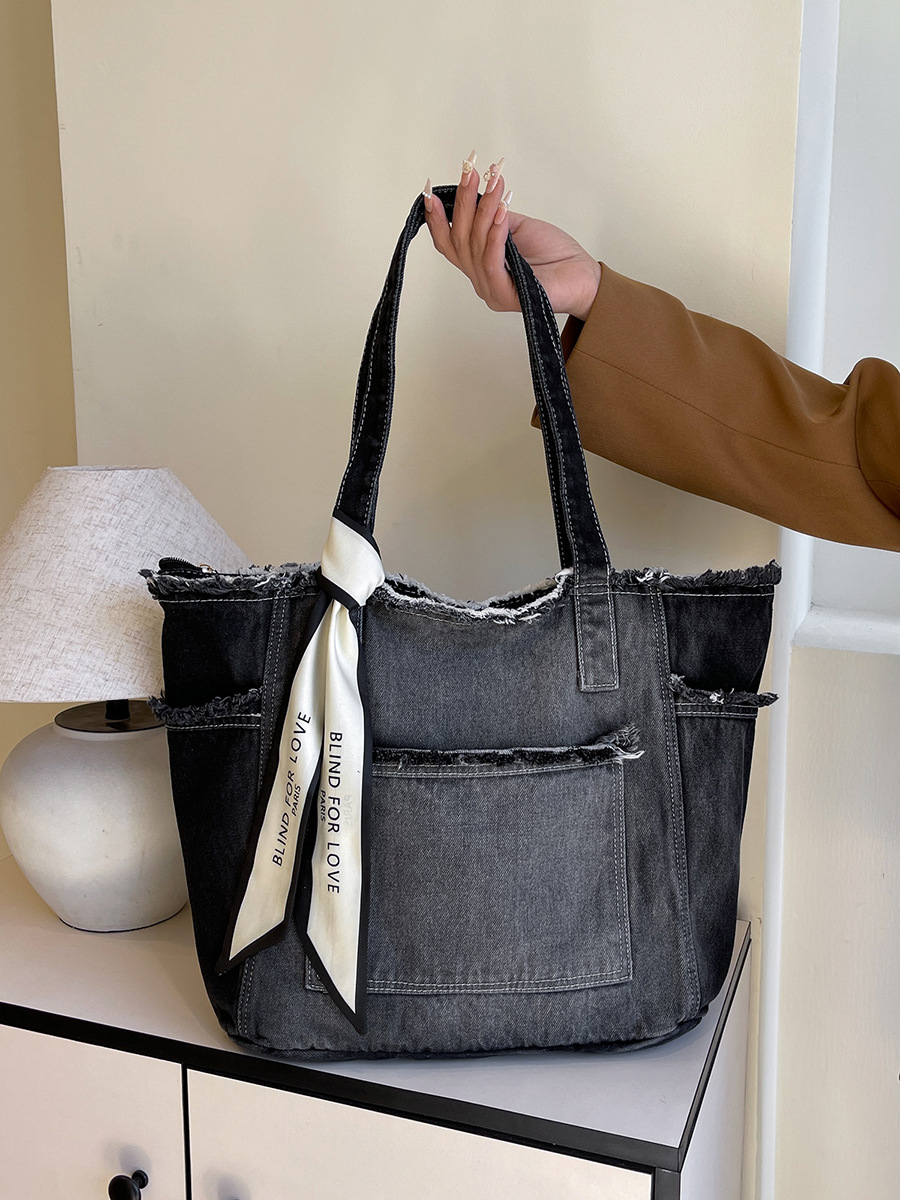 Upcycled Denim Purse Y2K Style - огляд і ціна Hobo Bag Slouchy