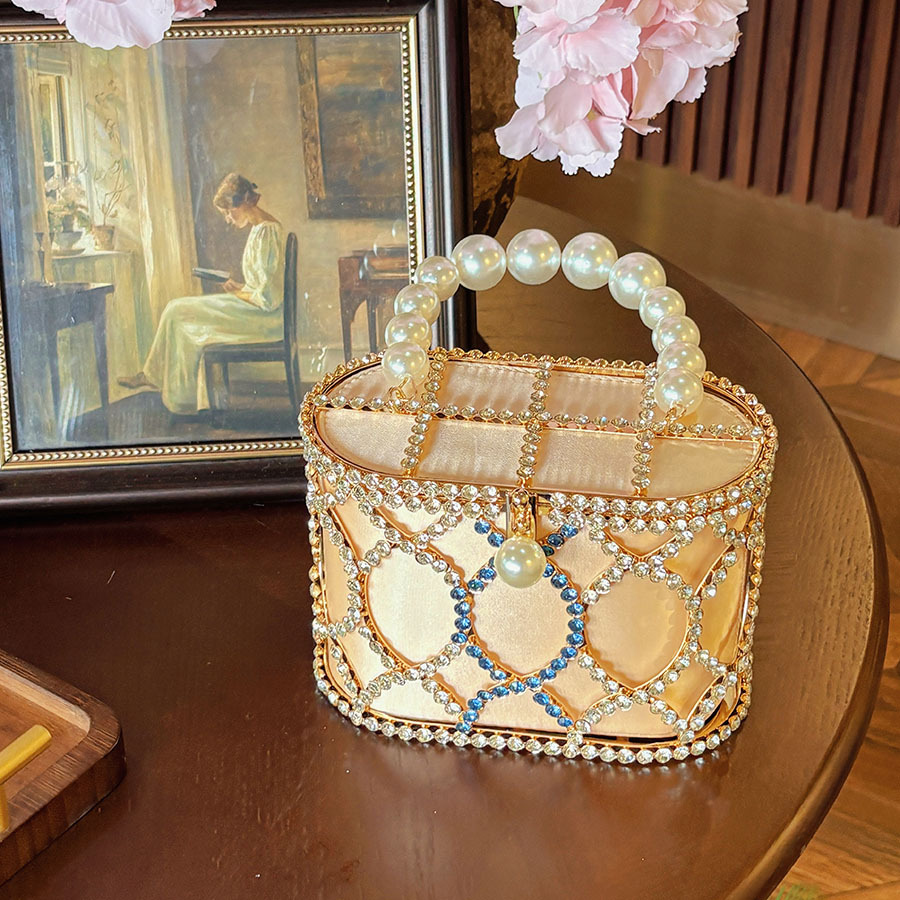 French Pearl Diamond Hand-held - огляд і ціна Women Handheld Bags